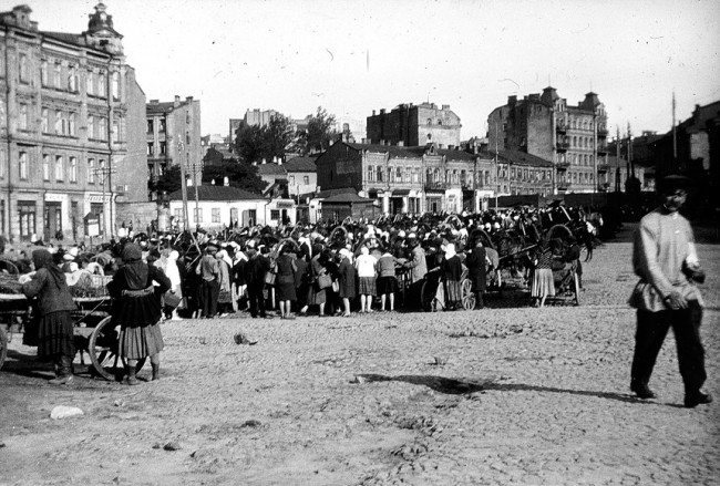1930-е годы. Бассейная улица